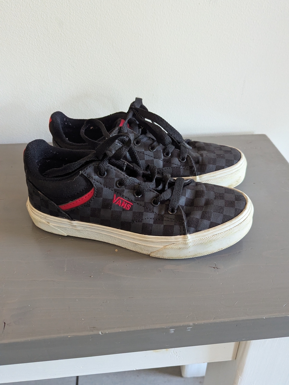 Vans Kids Black Checkerboard Low-Top Sneakers with Red Accents